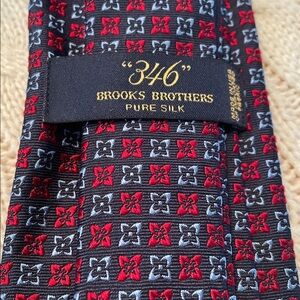 Brooks Brothers “346” pure Silk Necktie Tie USA Red Blue Geometric 58”